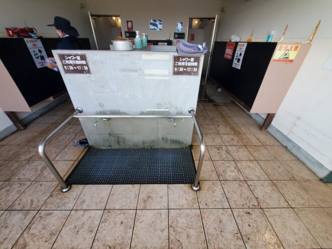 ソレイユの丘じゃぶじゃぶ池更衣室の足洗い場