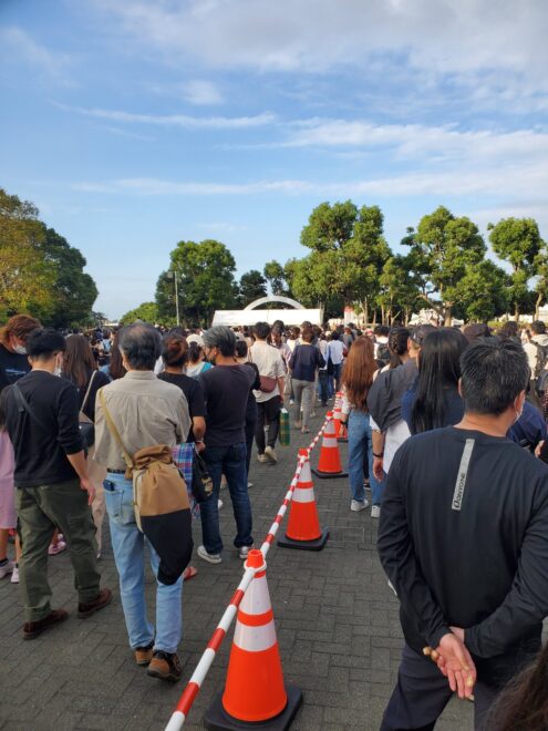 在日米軍横須賀基地のフレンドシップデーの行列