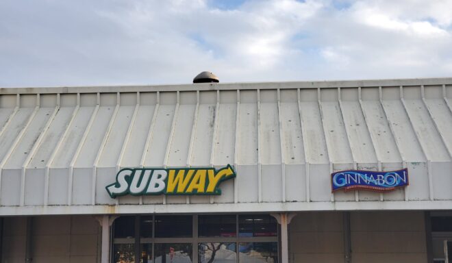 横須賀米軍基地内のフードコートサブウェイ