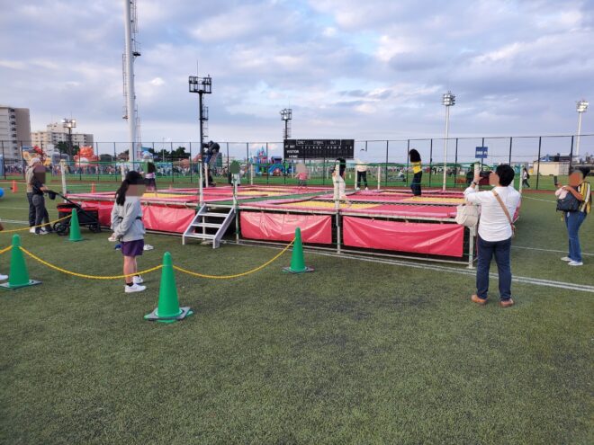 在日米軍横須賀基地フレンドシップデーのトランポリン