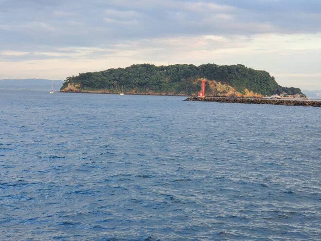 在日米軍横須賀基地からの猿島