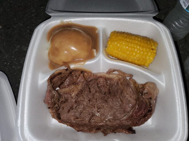 横須賀米軍基地内の露天ステーキプレート