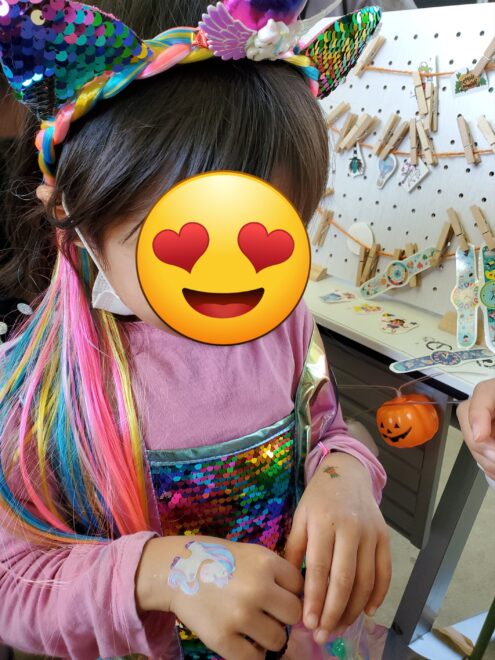 タトゥーシールが付くまでちょい待ち時間