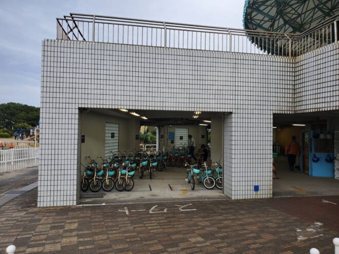 子供用自転車貸し出し　車庫