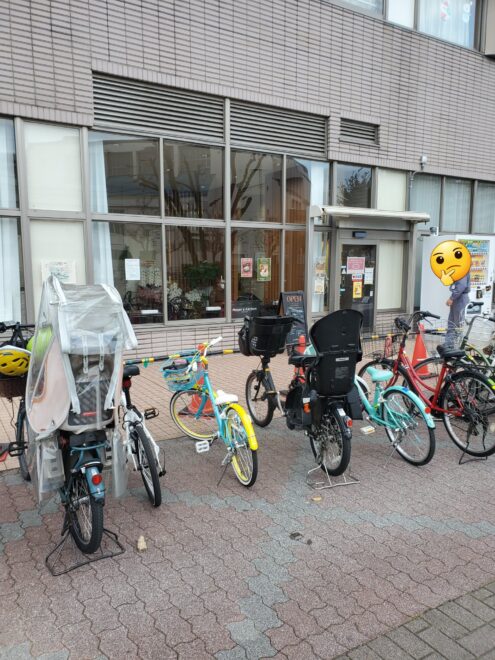 水上アスレチック横のカフェ　入口