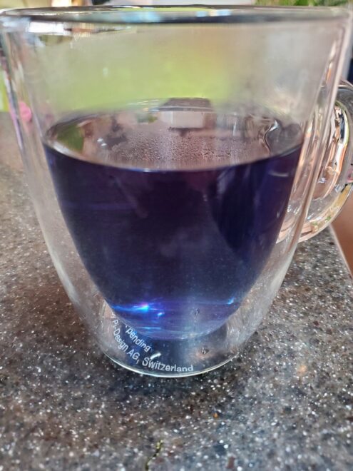 お湯を入れただけのレモングラス　バタフライティ２