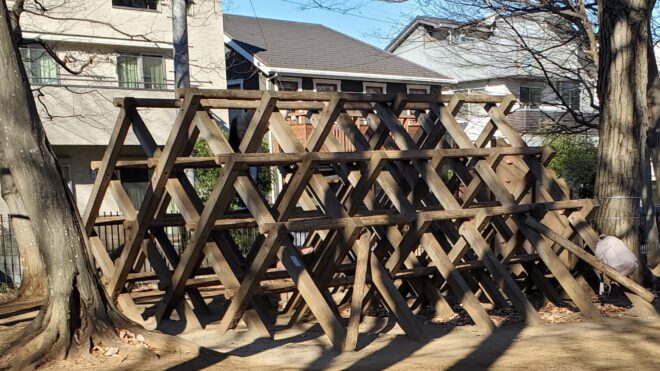 木のピラミッド