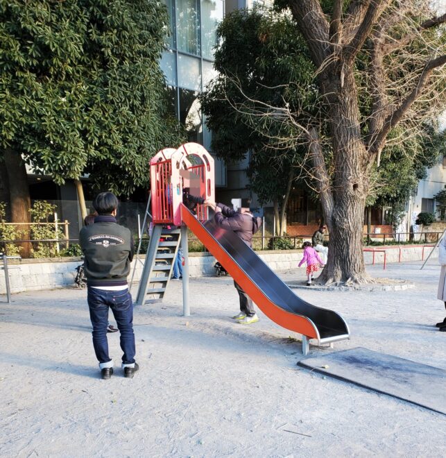 健康遊具広場の滑り台